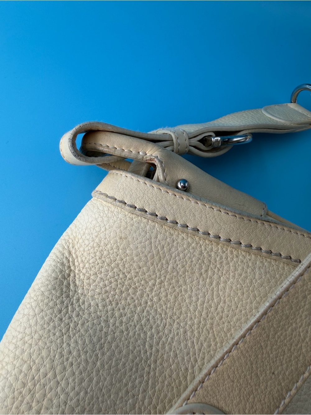 Salvatore Ferragamo Gancini Leather Flap Shoulder Bag Silver Hardware Cream - Picture 15 of 15